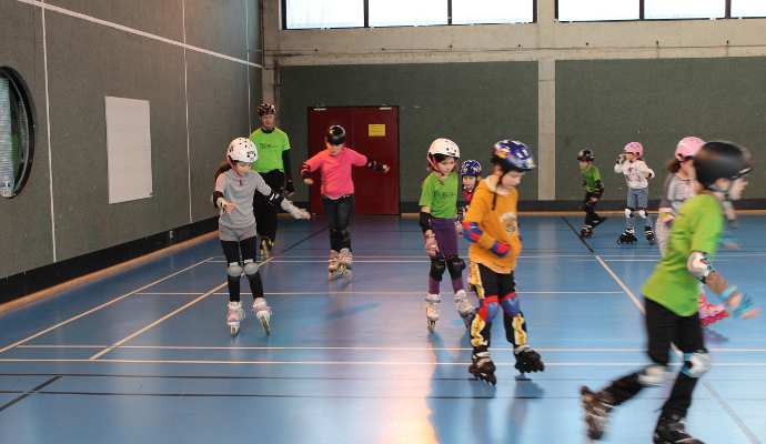 Cours enfant débutant dans la petite salle